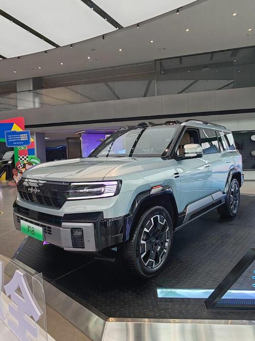 深圳98比亚迪方程豹硬派越野的爆款，英菲尼迪35周年与你共成长